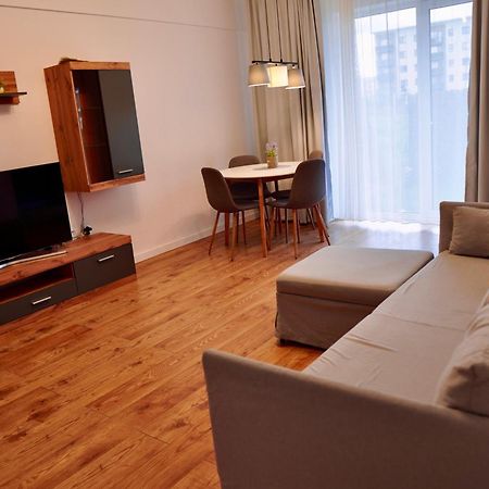 Coresi, 2 Camere, Sleeps 6 Large Private Garden Apartment Pets Welcome Brasov Exterior photo