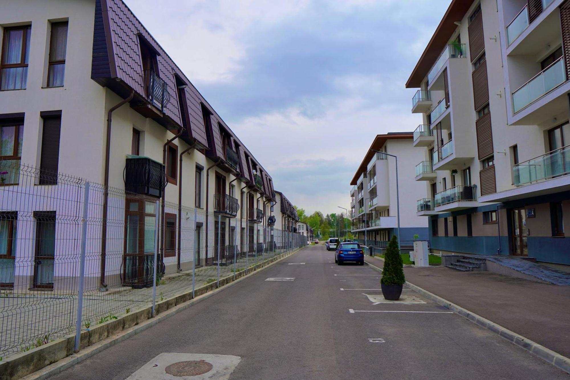 Coresi, 2 Camere, Sleeps 6 Large Private Garden Apartment Pets Welcome Brasov Exterior photo